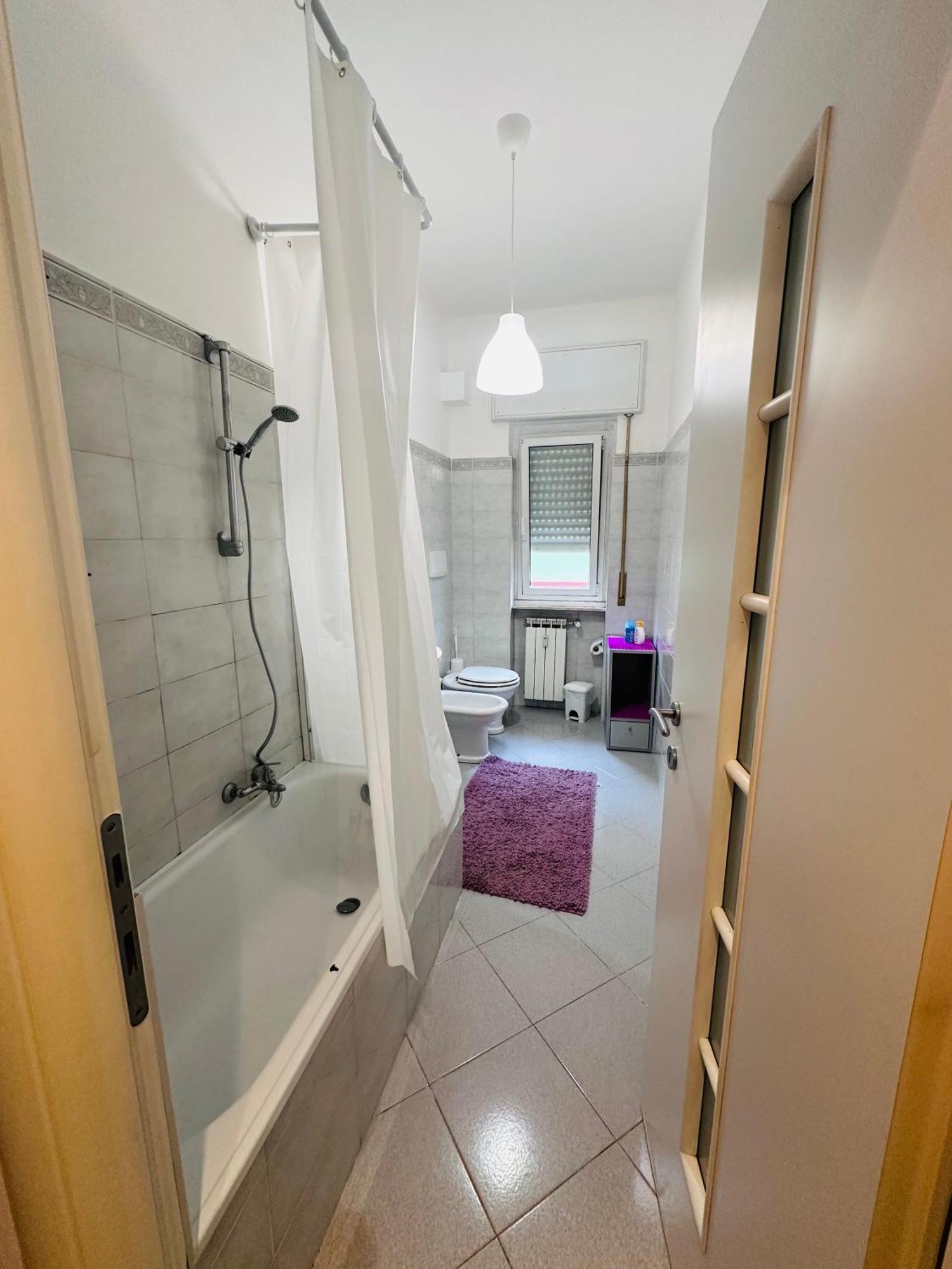 Entire 3 Bed Rooms Apartment,Centrum Genoa Luaran gambar